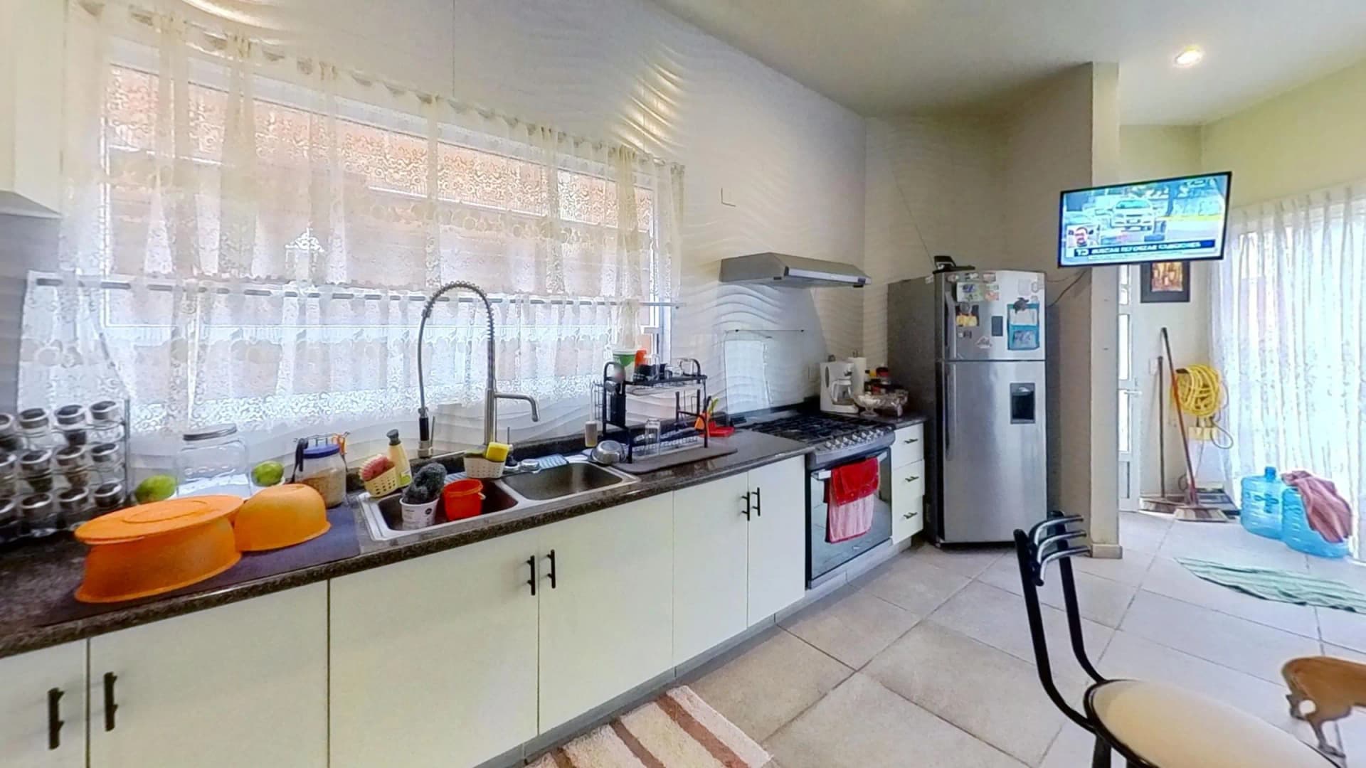 Hermosa y amplia residencia con bellos espacios verdes — foto 15