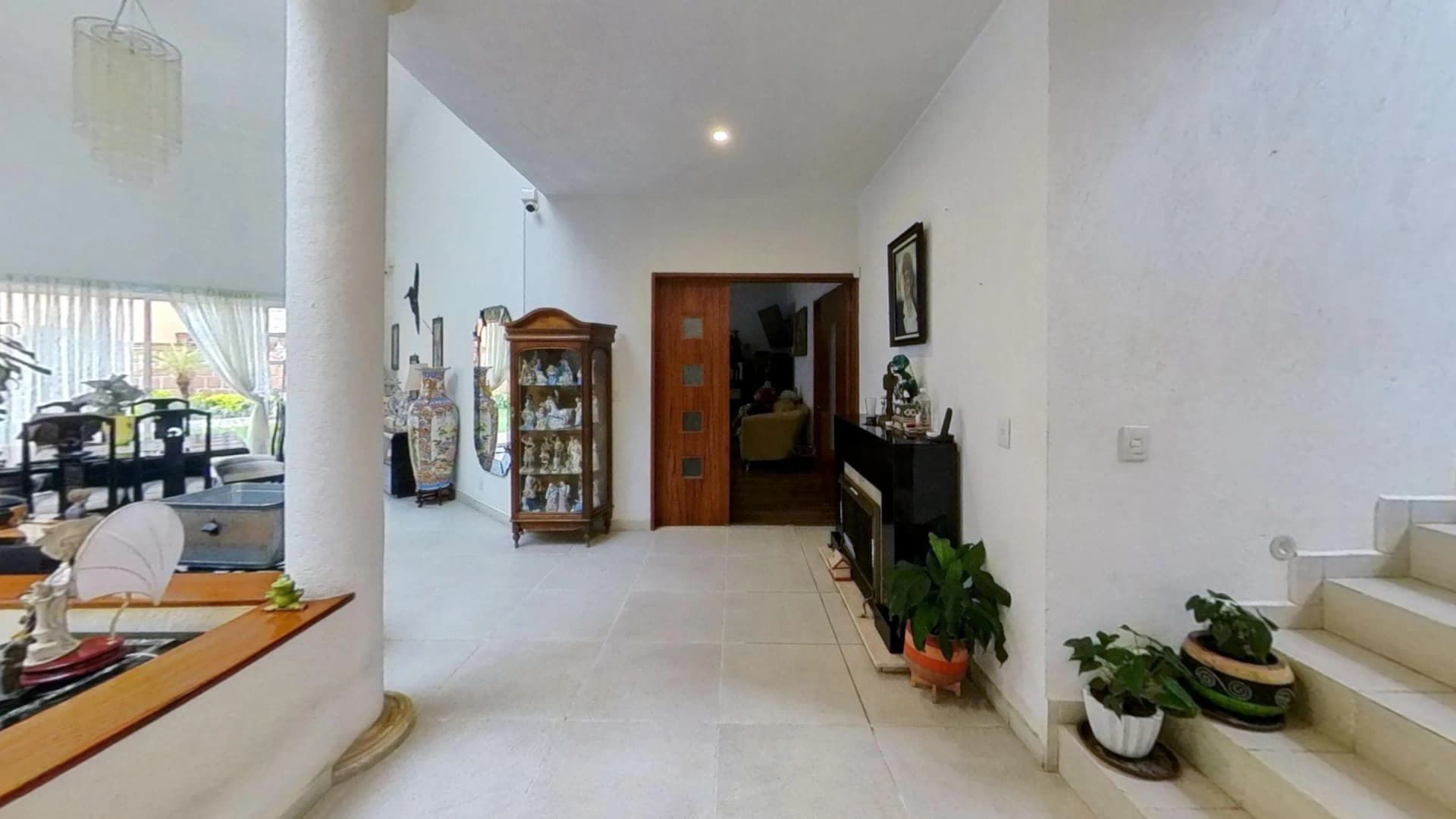 Hermosa y amplia residencia con bellos espacios verdes — foto 4