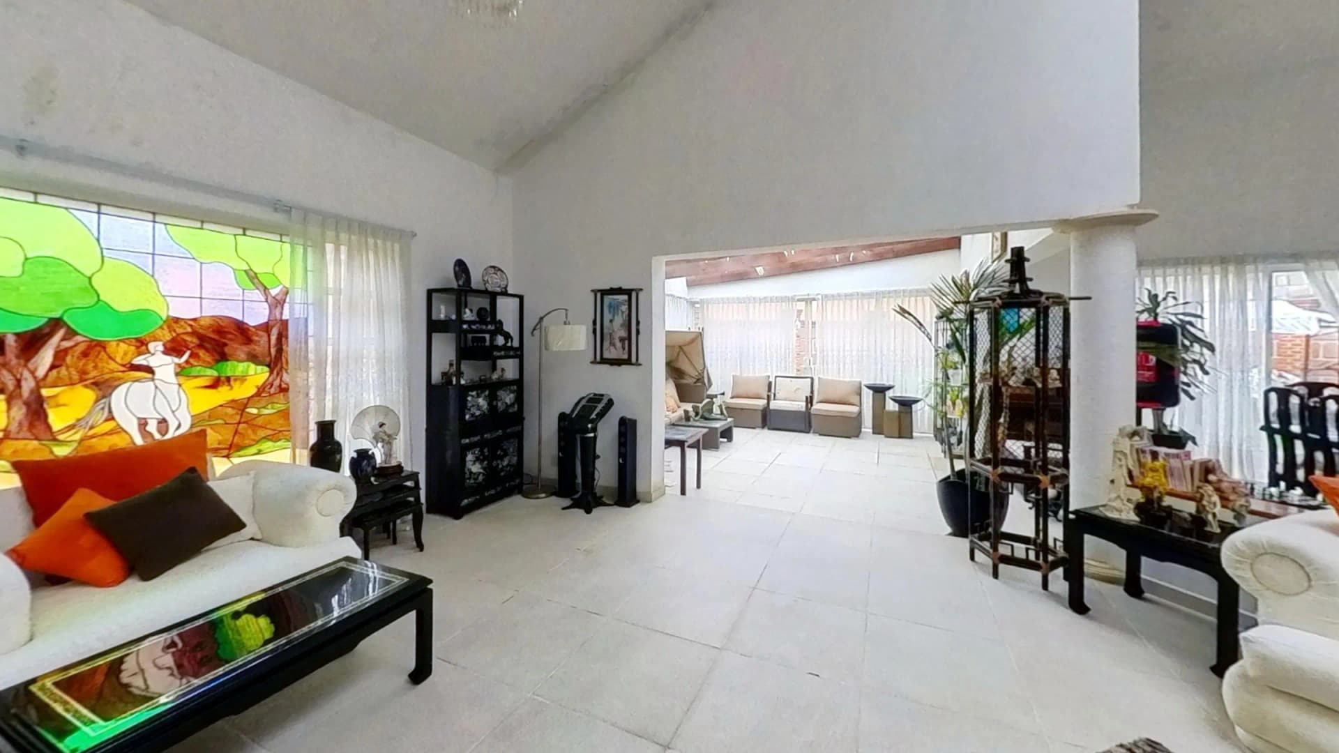 Hermosa y amplia residencia con bellos espacios verdes — foto 6