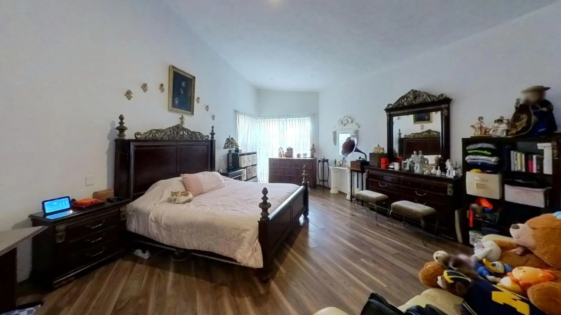 Hermosa y amplia residencia con bellos espacios verdes — foto 10