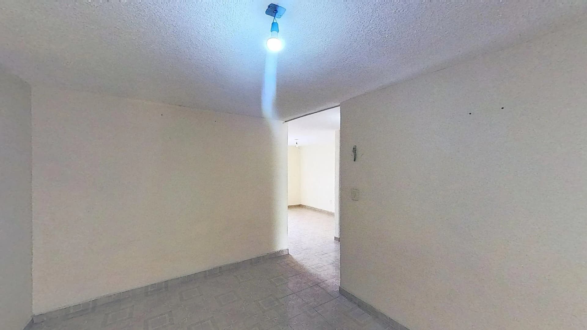 Hermosa casa de 2 niveles sobre avenida — foto 7