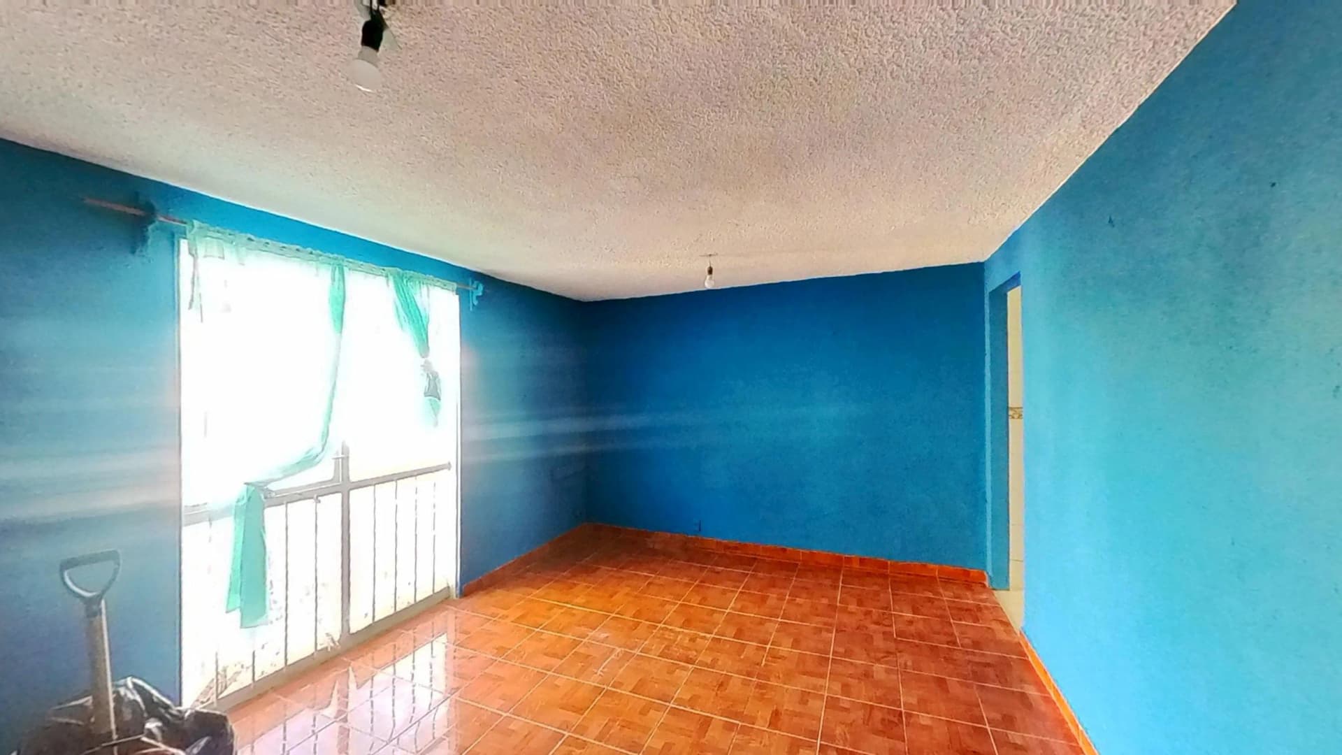Casa amplia y bién iluminada con cochera — foto 7