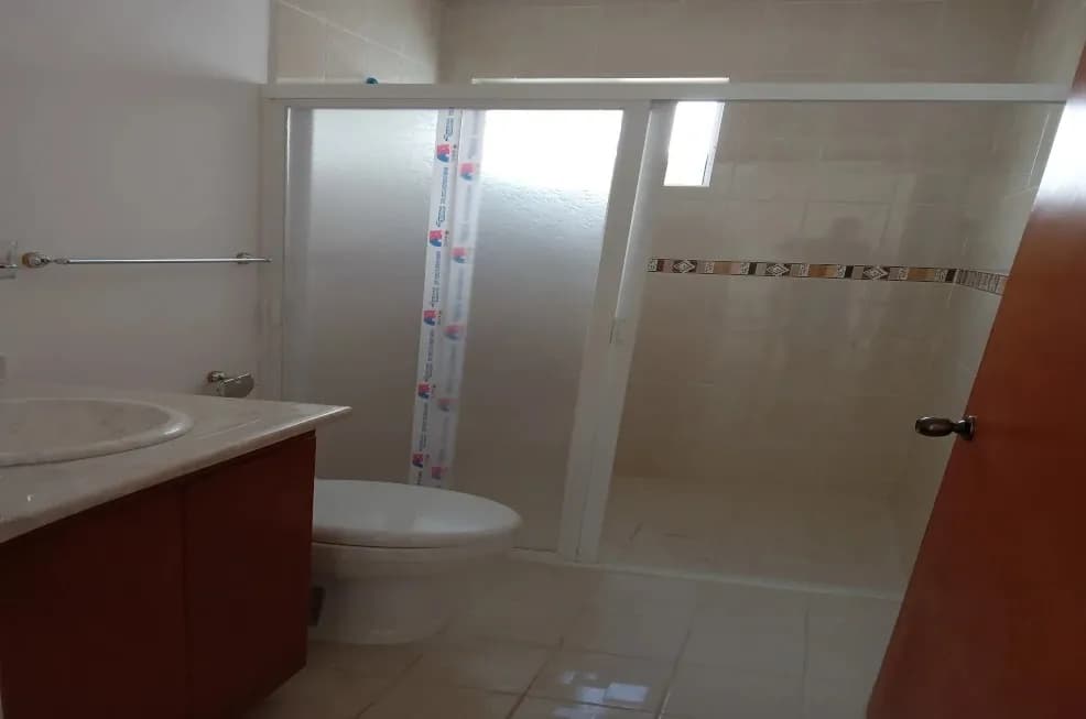 Casa en venta de una planta en Queretaro trato directo — foto 2