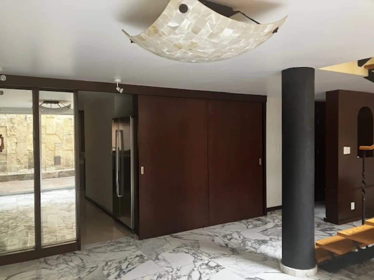 PRECIOSA CASA EN CONDOMINIO CON ACABADOS DE LUJO — foto 3