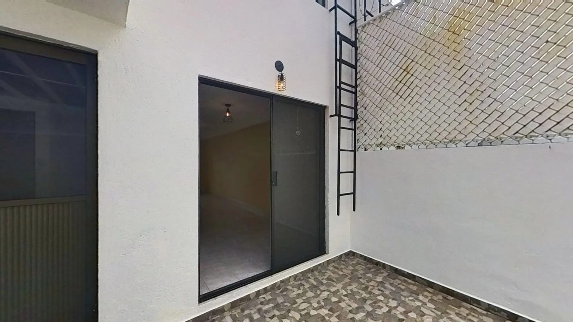 Amplia casa de 2 niveles en calle cerrada — foto 12