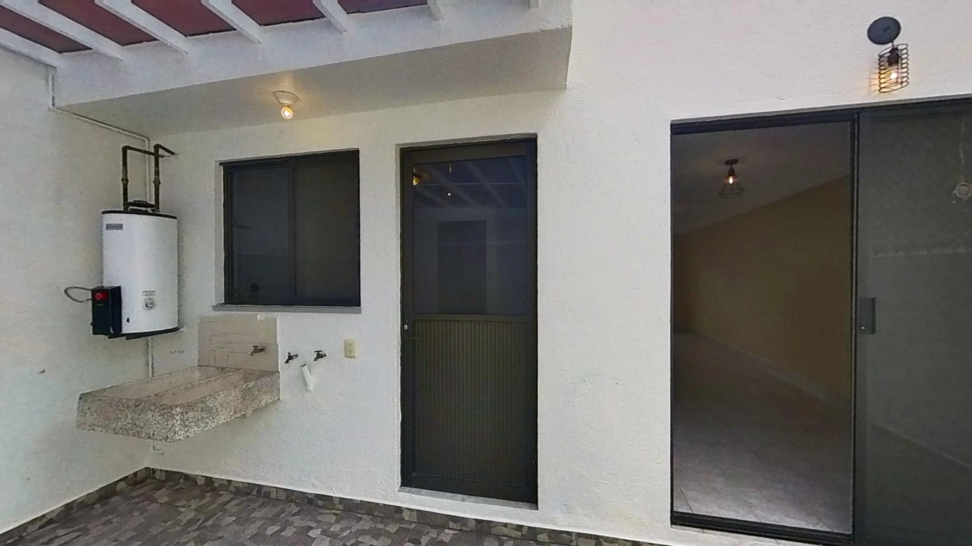 Amplia casa de 2 niveles en calle cerrada — foto 11