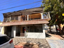 Casa en Venta en La Paz en zona Central, para remodelar (Fixer Upper), Col. Arboledas.