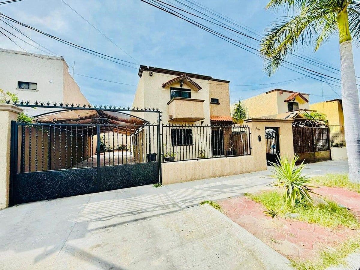 CASA EN VENTA EN LA PAZ, LA POSADA — foto 1