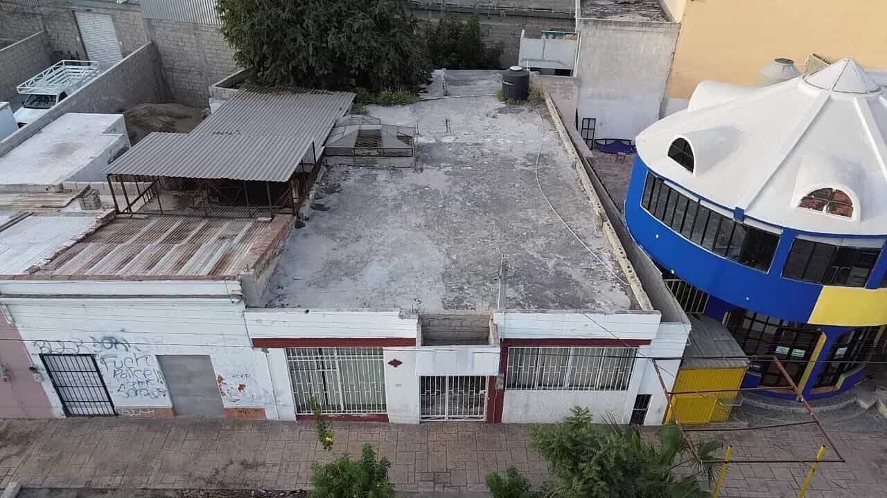 CASA PARA REMODELAR EN VENTA, LA PAZ, COL. CENTRO — foto 1