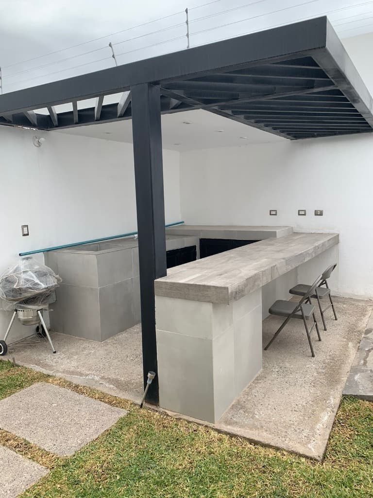 Casa semi amueblada de dos pisos con — foto 9