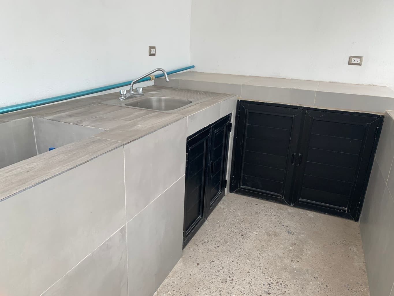 Casa semi amueblada de dos pisos con — foto 7