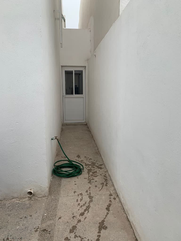 Casa semi amueblada de dos pisos con — foto 8