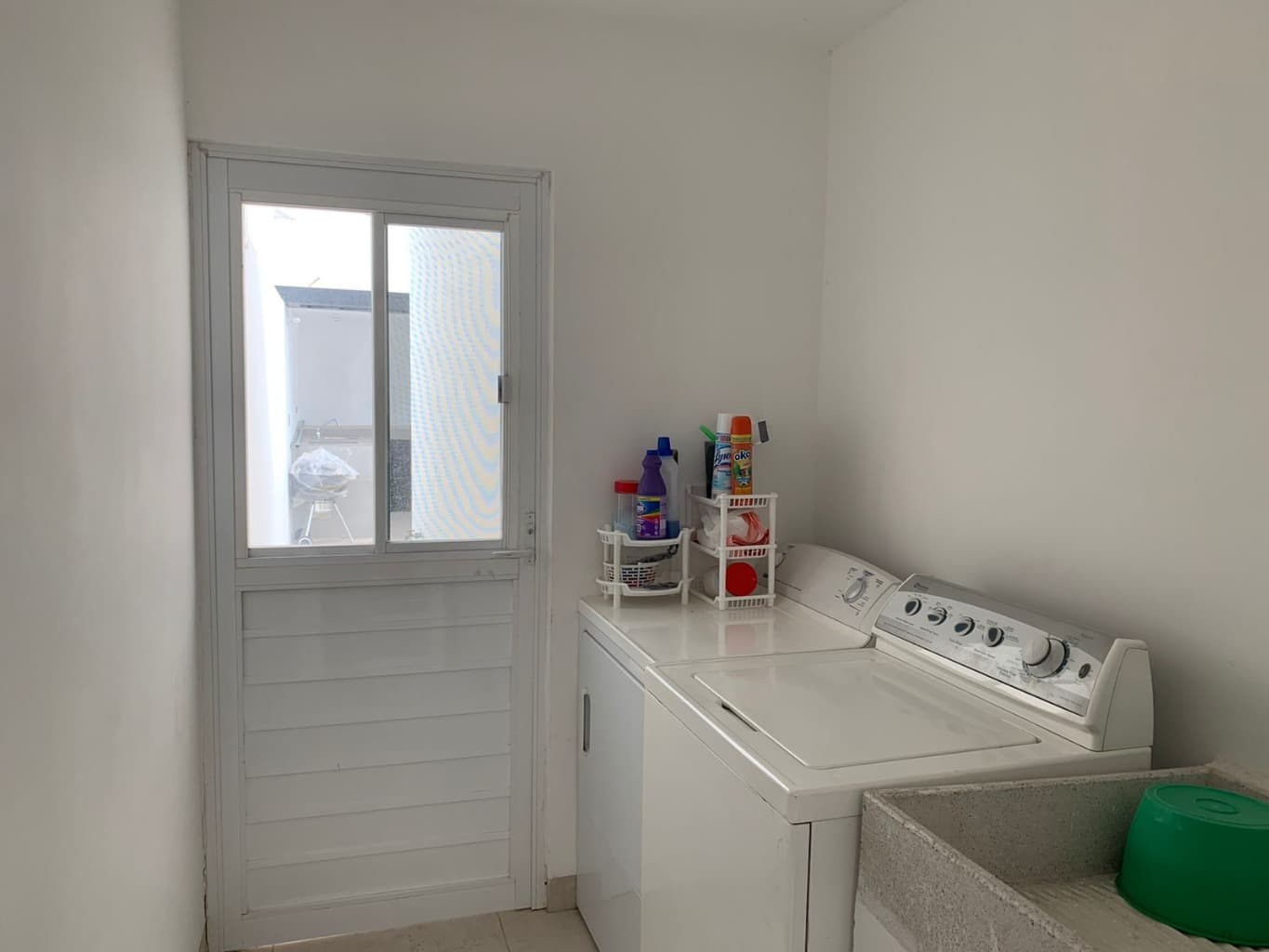 Casa semi amueblada de dos pisos con — foto 11