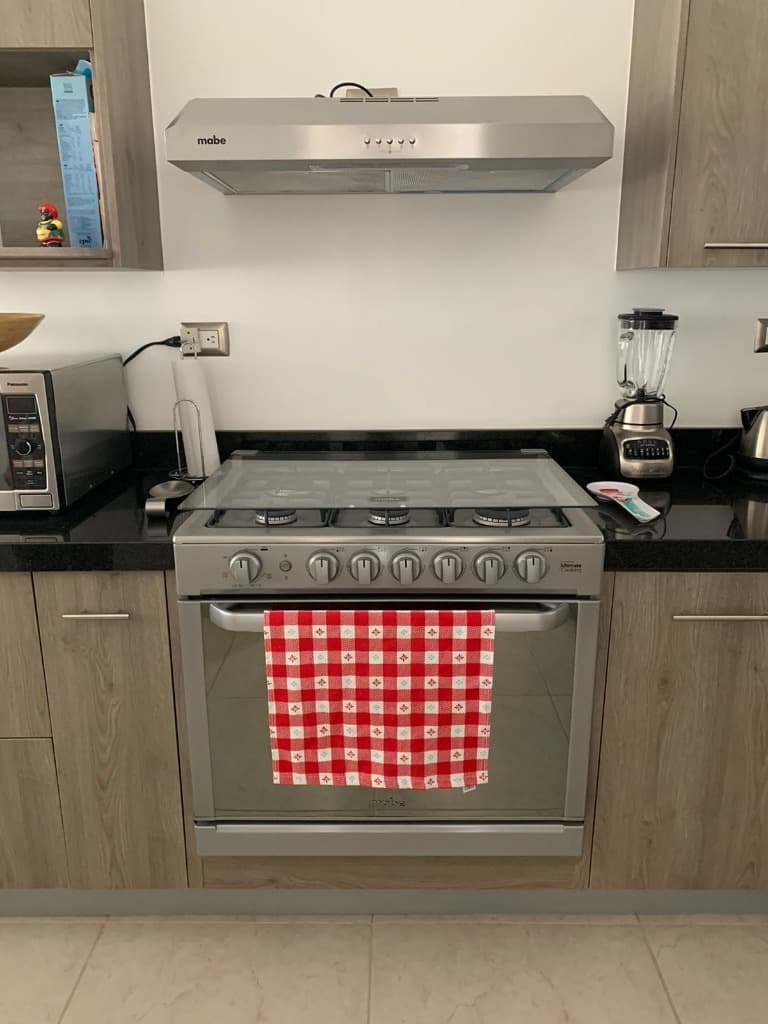 Casa semi amueblada de dos pisos con — foto 4