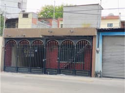 Propiedad en Venta sobre Av Rangel Frias casi esquina Av Lincoln