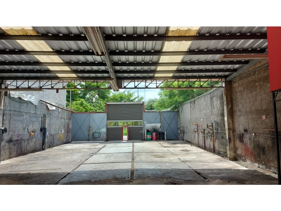 Yucalpetén Local Comercial en Venta cerca de Av. Canek — foto 2