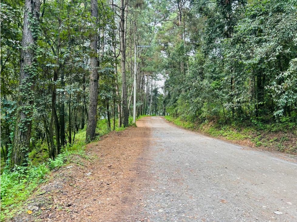 TERRENO EN VENTA EN EXCLUSIVA ZONA EN VALLE DE BRAVO — foto 1