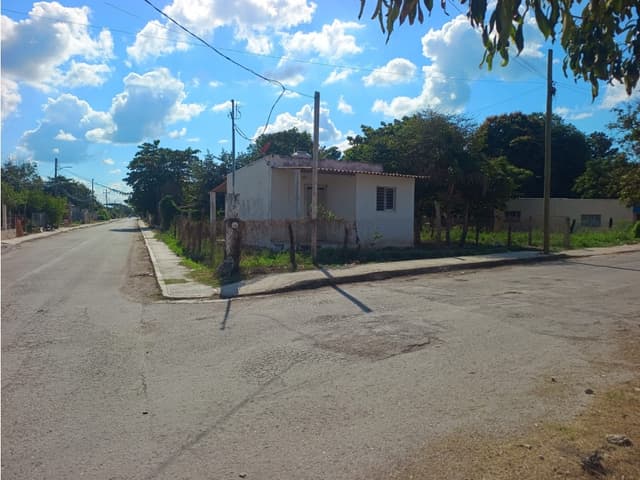 Venta de terreno de 690m² con casa Esquina Estratégica Champotón