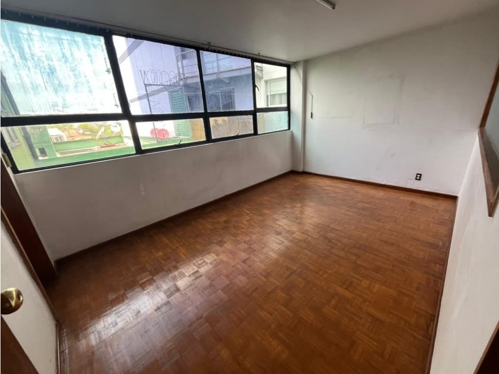 EXCELENTE PISO DE OFICINAS EN RENTA SOBRE INSURGENTES — foto 2