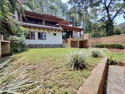 CASA EN RENTA CON JARDIN | VALLE DE BRAVO