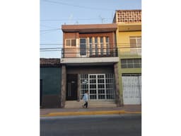 Casa con Local comercial en Venta Jacona Mich