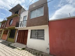 CASA EN VENTA CERCA CENTRO DE METEPEC