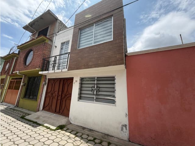 CASA EN VENTA CERCA CENTRO DE METEPEC