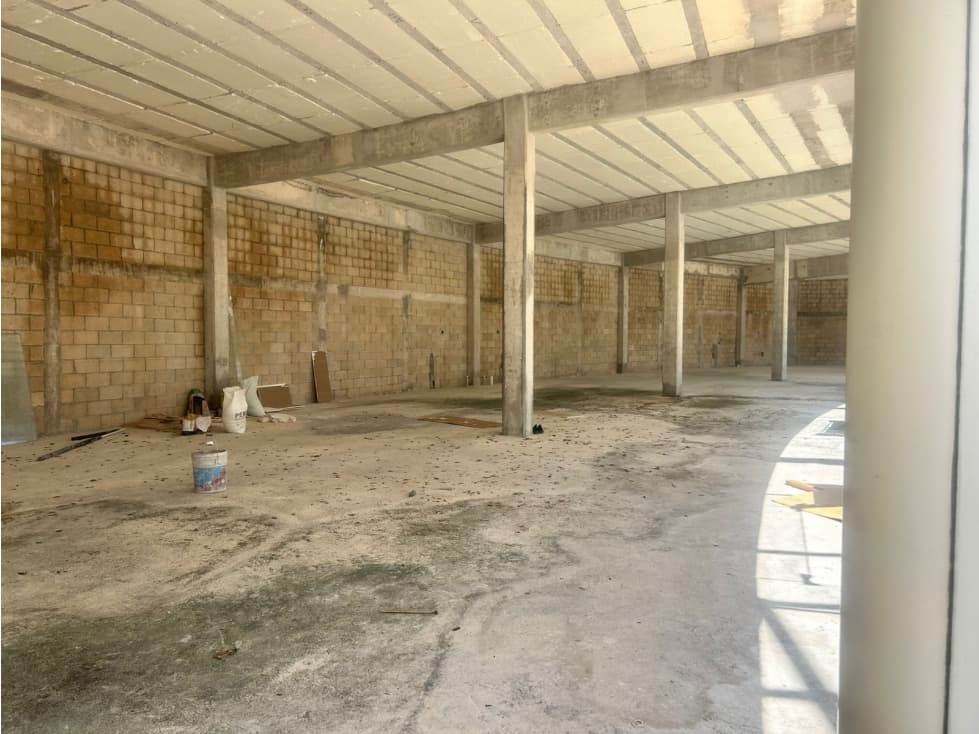 Se Renta Local en Blvd. Colosio - Cancún — foto 2