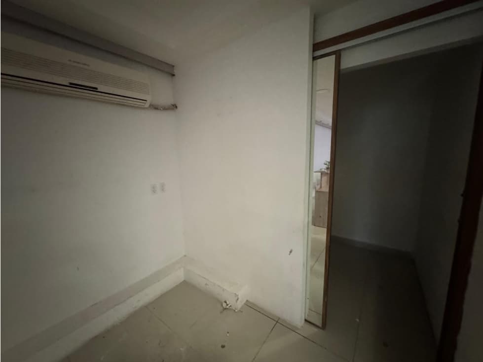 Local en renta en centro comercial donde esta Superama - Cancún — foto 3