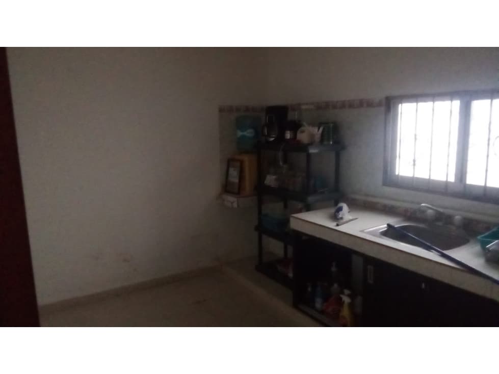 Bodega de de 300 m2 en renta sobre av. Bonampak - Cancún — foto 5