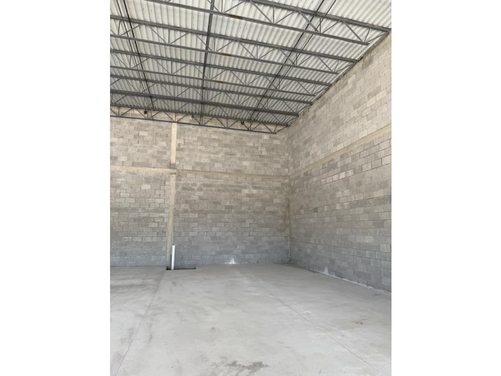 LOCAL EN RENTA DE 100 M2 EN LAS TORRES PARA SMALL SHOP — foto 3