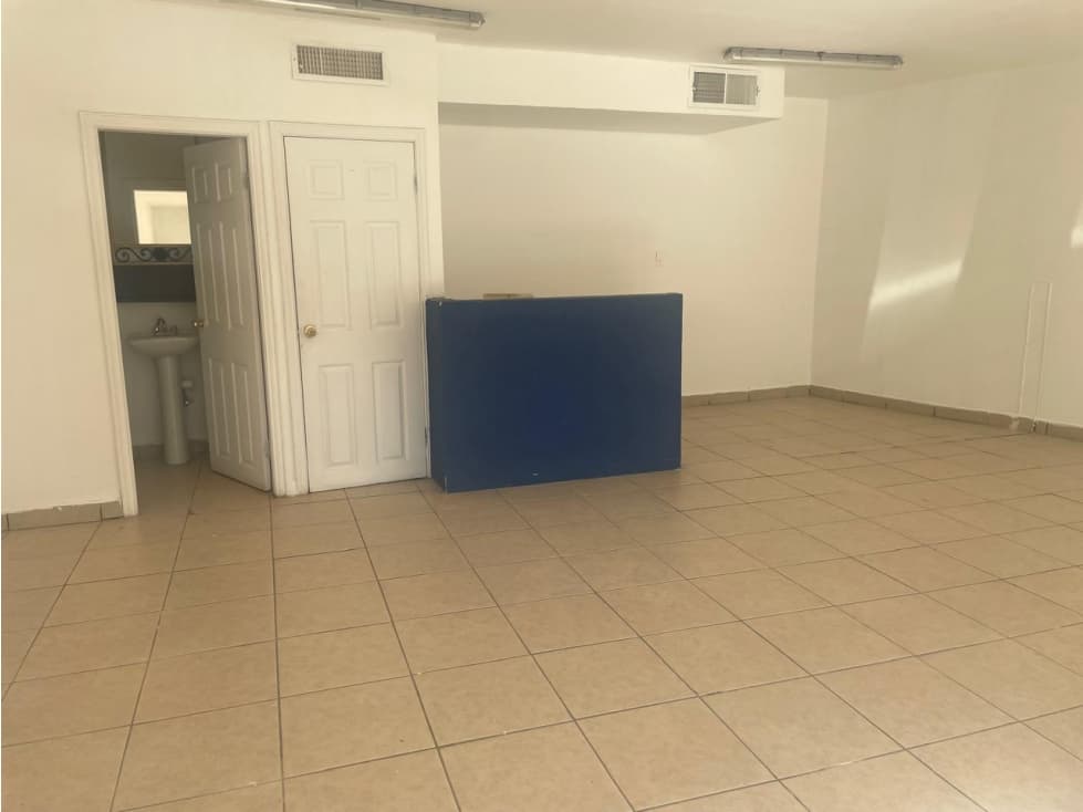 LOCAL COMERCIAL — foto 2