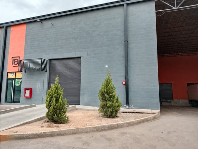 BODEGA EN RENTA DE 834 M2 EN CUATRO SIGLOS CON OFICINA Y ANDEN PROPIO