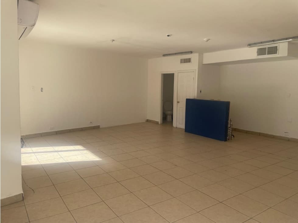 LOCAL COMERCIAL — foto 3