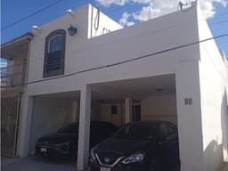 CASA EN VENTA EN CALZADA DEL RIO Y CUATRO SIGLOS CON EQUIPAMIENTO