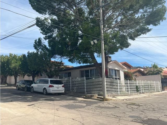CASA EN VENTA EN PARRAL CHIHUAHUA DE UNA PLANTA EN ESQUINA