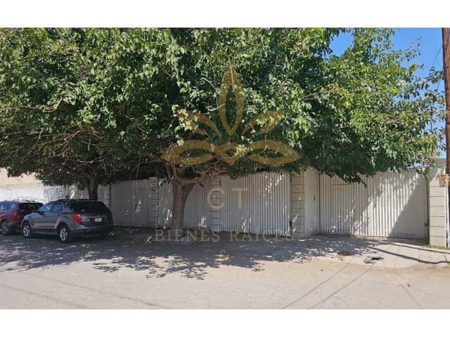 Casa en renta muy amplia para consultorios en Cd. Juárez Chih.