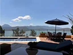 RENTA DE CASA CON VISTA AL LAGO EN LA PEÑA