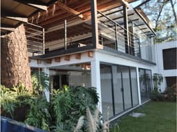 HERMOSA CASA EN RENTA AVANDARO