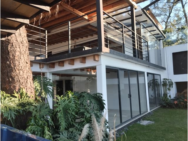 HERMOSA CASA EN RENTA AVANDARO