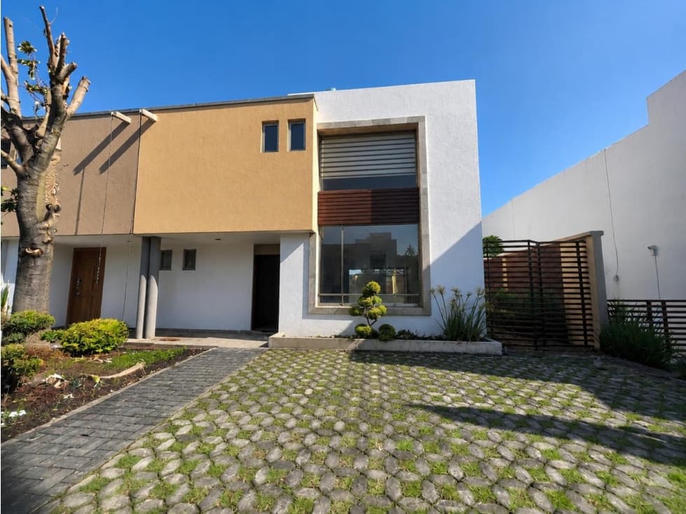CASA EN RENTA EN VALLE DE LAS FUENTES CALIMAYA — foto 1