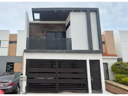 Casa en venta en Jardines de la Riviera