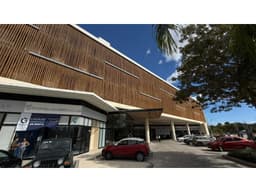 LOCAL COMERCIAL EN RENTA EN PLAZA HIVE, AV. HUAYACAN