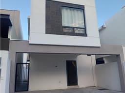 RENTA DE CASA EN PUERTA JARDIN APODACA CERCA DEL AEROPUERTO