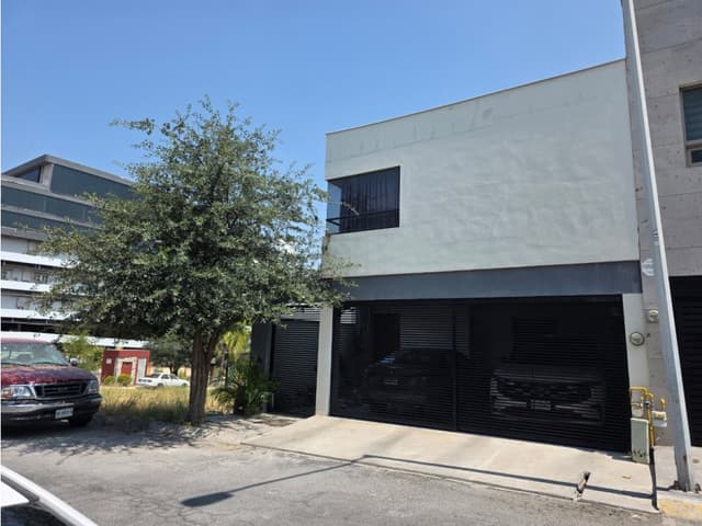 CASA EN VENTA CUMBRES ELITE