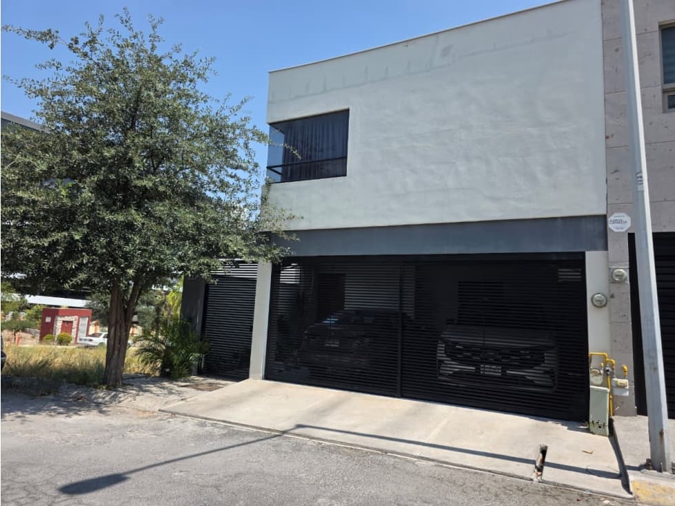 CASA EN VENTA CUMBRES ELITE — foto 2
