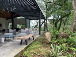 Casa en venta, Con gran terreno, Cerca del Club de Golf Avándaro
