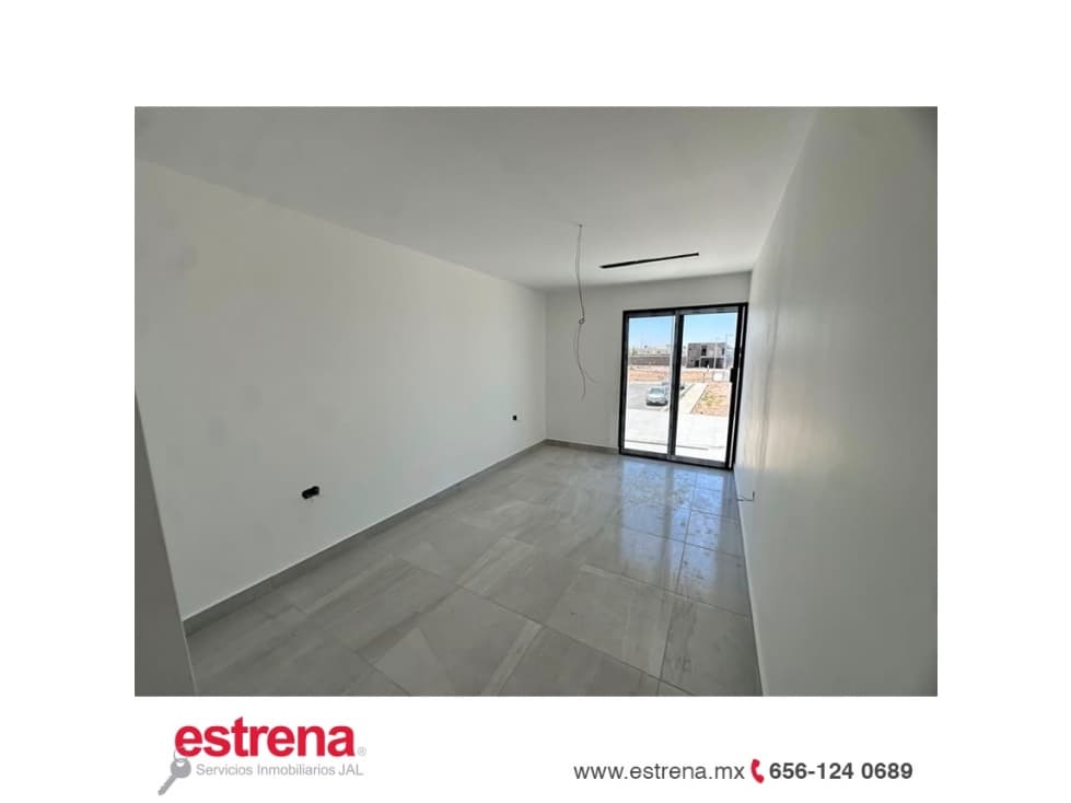 CASA DE DOBLE ALTURA EN NUEVO DESARROLLO — foto 4