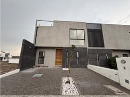 Rodanta, Queretaro. casa en venta de 3 recamaras 3 baños Roof Garden