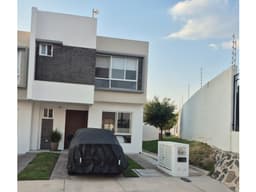 Casa en RENTA, en esquina plus con muebles, ZAKIA Querétaro